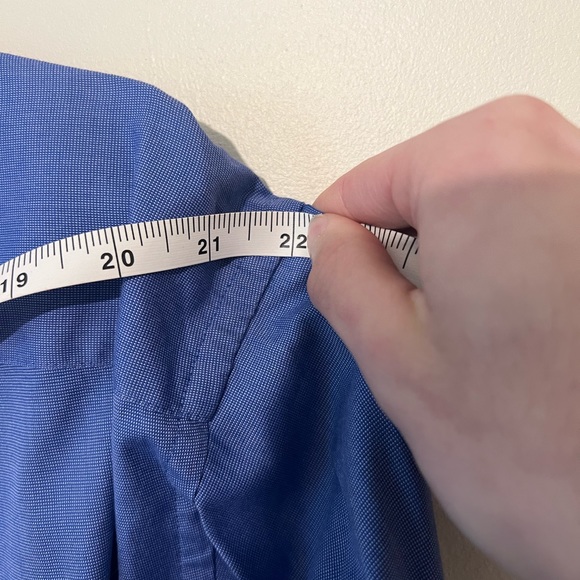 Tommy Hilfiger Button Down Oxford Shirt in Blue. Size L. - Picture 6 of 6